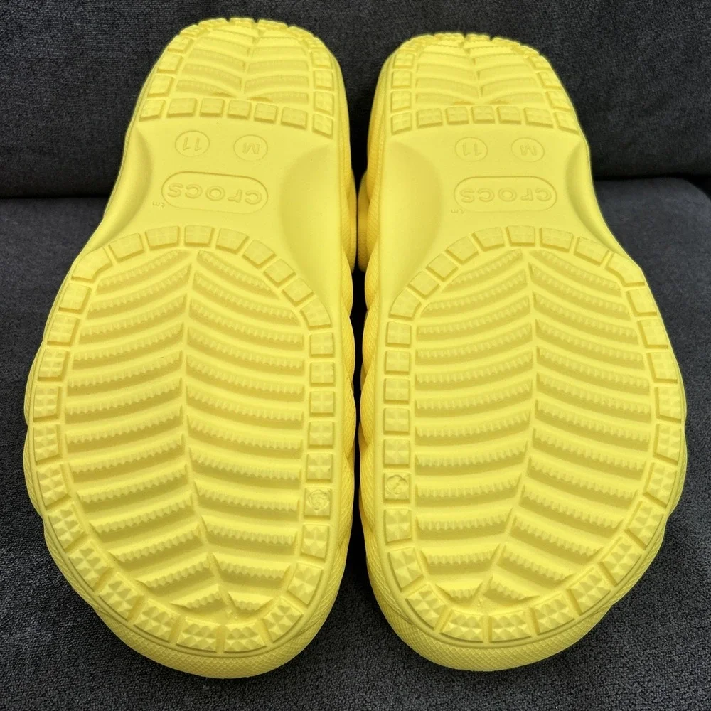 Crocs Classic Lined Overpuff Clog Men 11 Cyber Yellow Slip On Comfort 210059-77J
